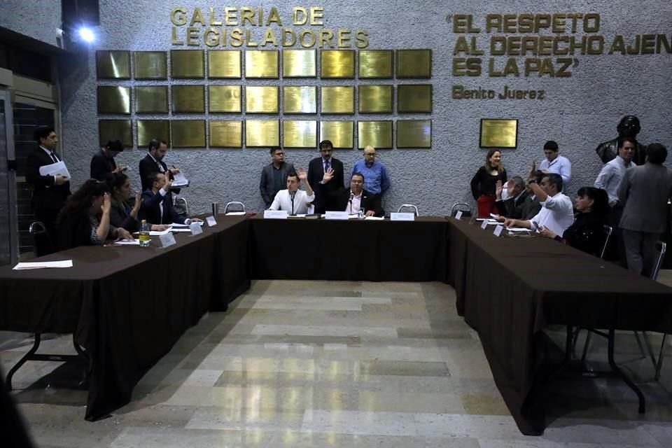 A petición de Carlos de la Fuente, la Comisión de Presupuesto 'bajó' el dictamen de deuda para la presa.
