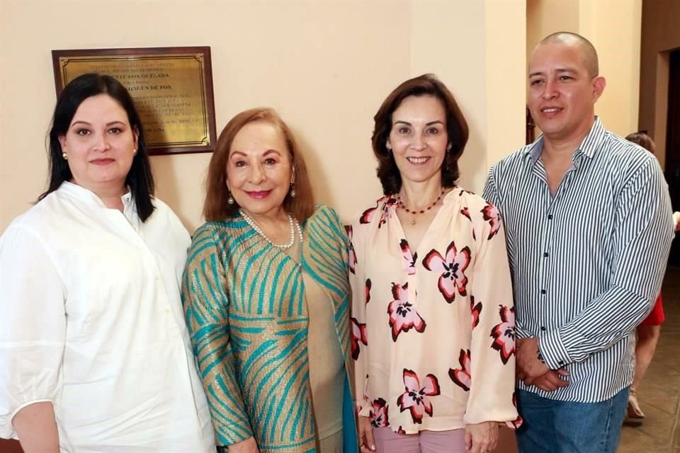 Martha García de Barragán, Aurora Cantú de Cagnasso, Maty Marino y Alejandro Padilla Gallegos