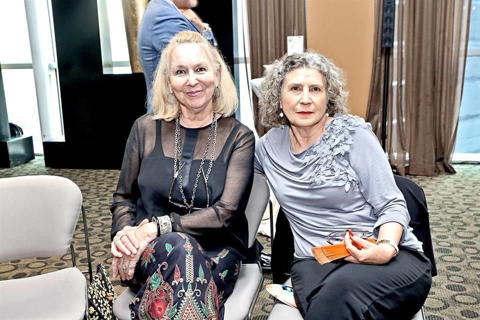 Ana Cristina Riojas y Cecilia Ortiz