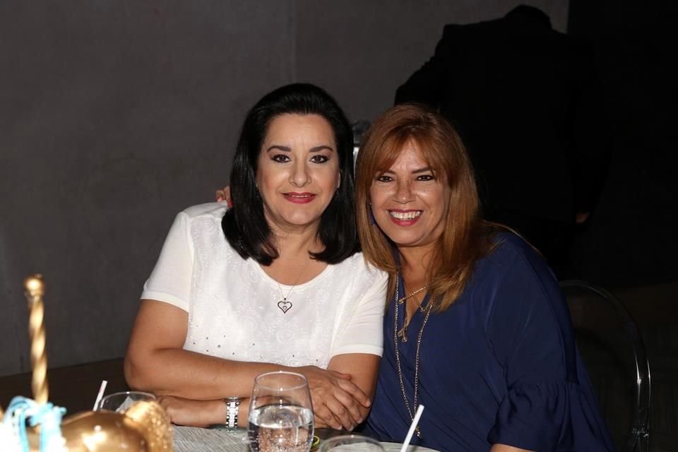 Leticia Martínez y Teresa Humphrey