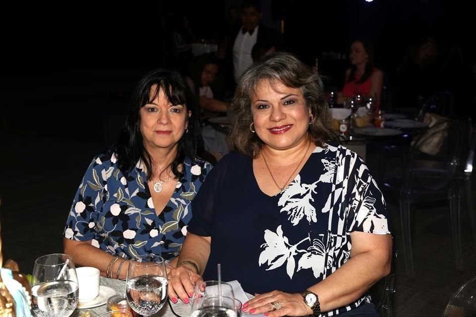 Noemi Gutiérrez de Humphrey y Yolanda de la Garza