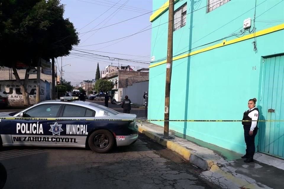 Los sitios donde se hallaron el cadáver y la cabeza están resguardados por policías municipales hasta que personal de la Fiscalía General de Justicia mexiquense.