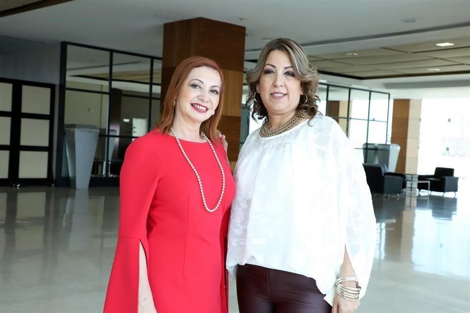 Nidia Saavedra y Gloria Reyna