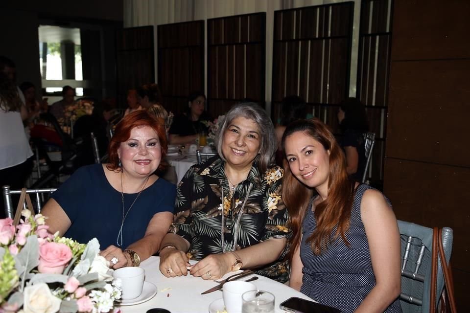 Nelly Pequeño, Dayla Cantú Lozano e Iris Arredondo de Ruiz