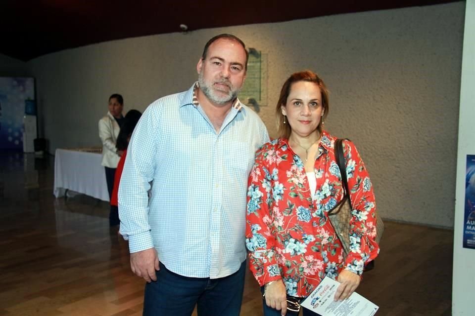 Guillermo Madrazo y Cateryne Aguirre
