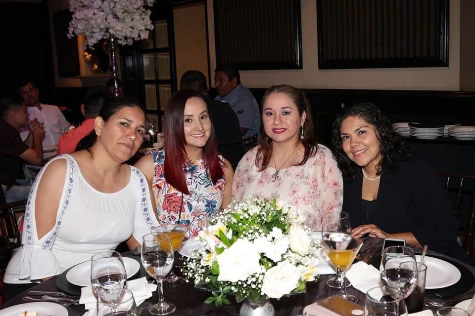 Juany Martínez de Ramos, Alejandra Ojeda Chaparro, Karina Morales de Chapa y Perla Constantino del Angel