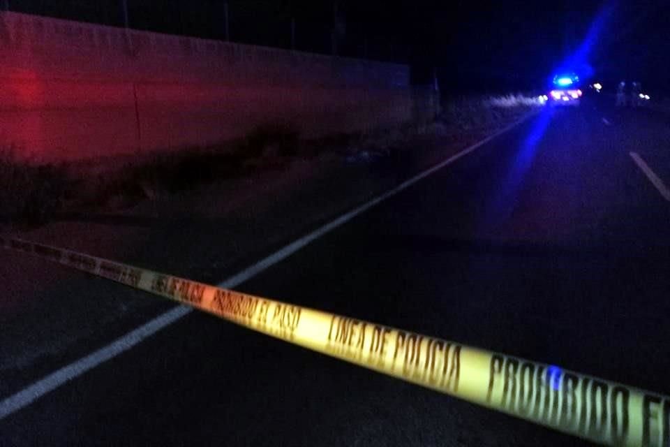 En Cuauhtémoc, un hombre fue localizado el sábado asesinado y envuelto en una cobija, a la altura del kilómetro 2 de la carretera que conduce de Cuauhtémoc a Cusihuiriachi.
