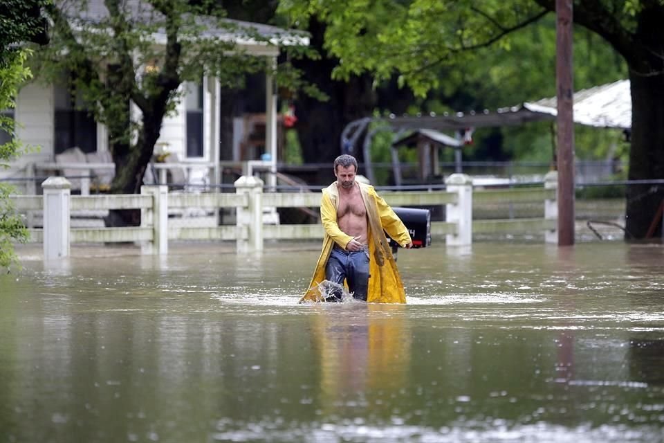 En Sperry, Oklahoma, zonas quedaron inundadas tras las  intensas lluvias.