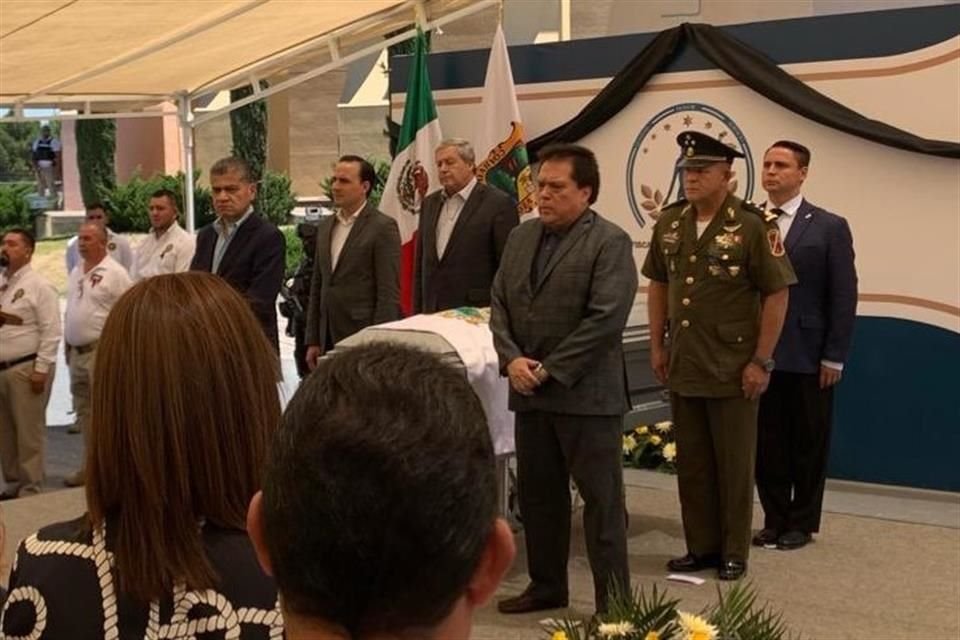 El Gobernador de Coahuila despidió al agente caído en el enfrentamiento el domingo pasado, Marcelino Junior Pérez Reyes.