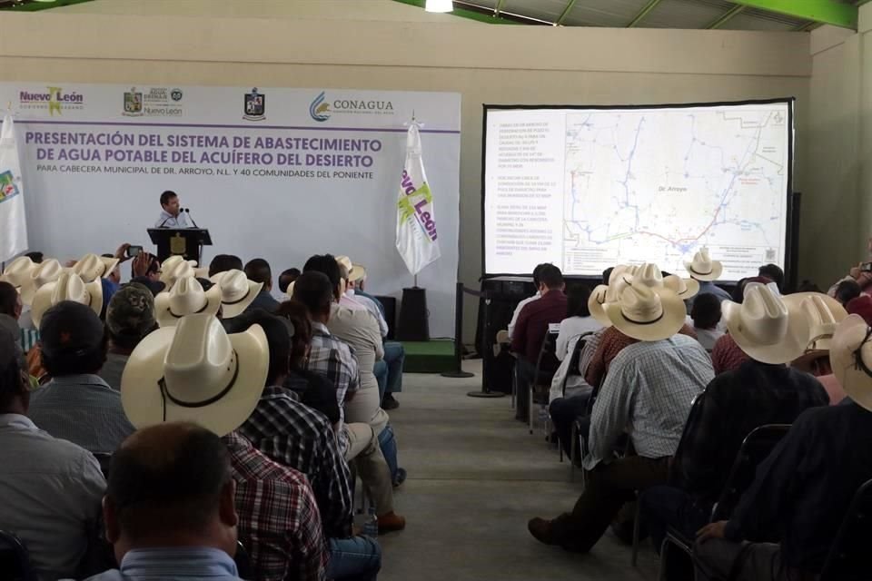 Ante unos 300 habitantes del sur, autoridades estatales anunciaron obras en Doctor Arroyo para el abasto de agua.
