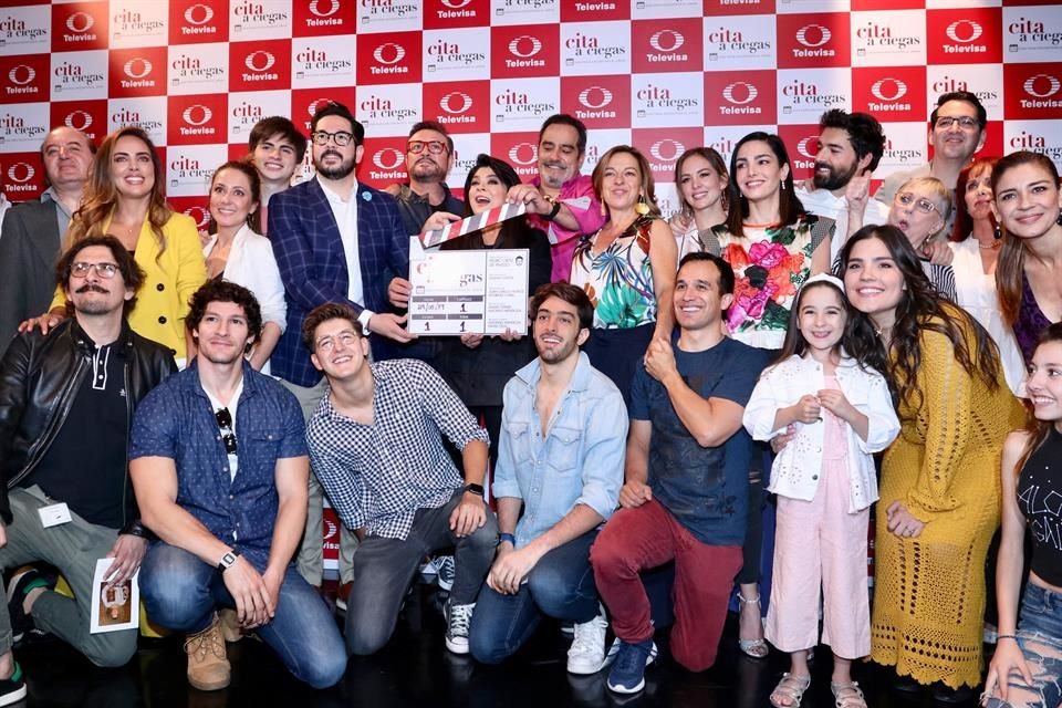 'Cita a Ciegas', telenovela en la que actúa Victoria Ruffo, constará de 70 capítulos.