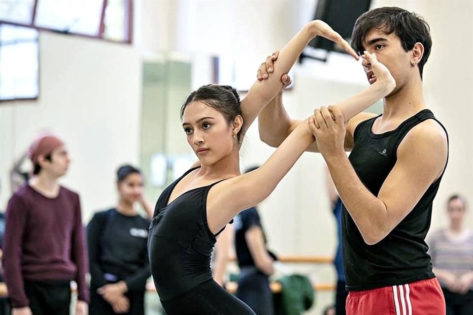 Las obras presentadas por el ensamble regio serán el pas de deux 'Inefable' y la coreografía 'Shorthand of Emotion'.