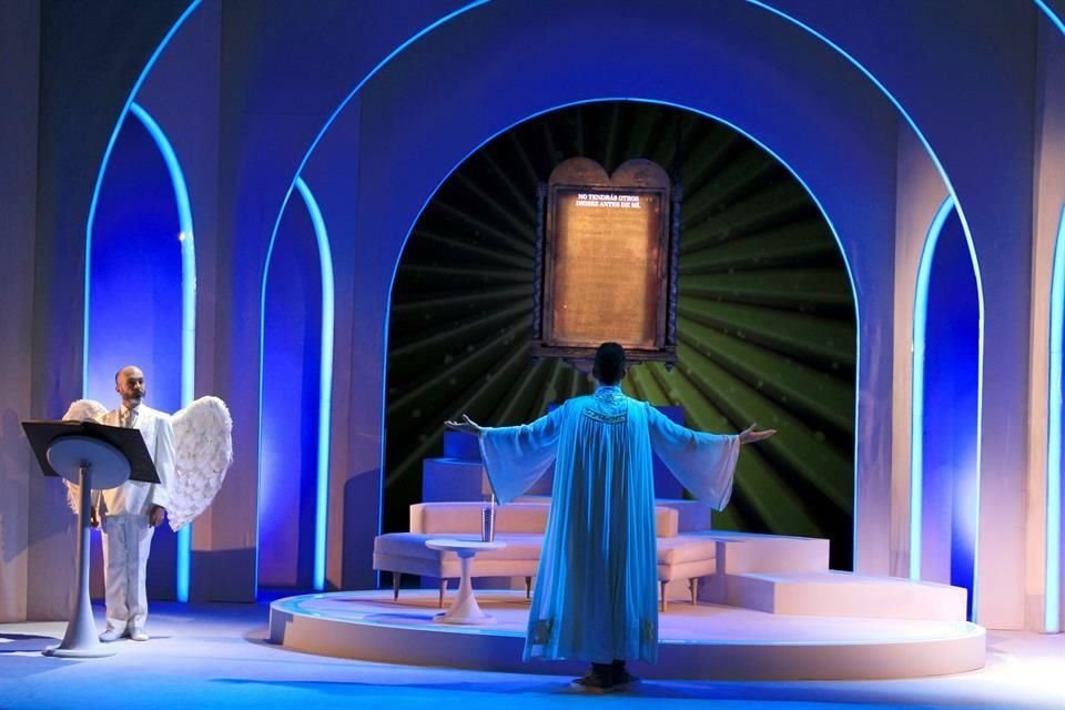 Horacio Villalobos ofreció en el Auditorio del Pabellón M la puesta en escena 'Un Acto de Dios'.