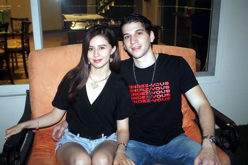 Melissa Soto y Mauricio Flores