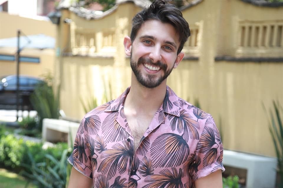 Emiliano Zurita da vida a Pedro en la historia.