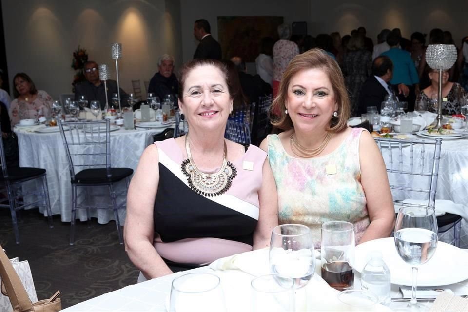 Gloria Norma García y Azucena González