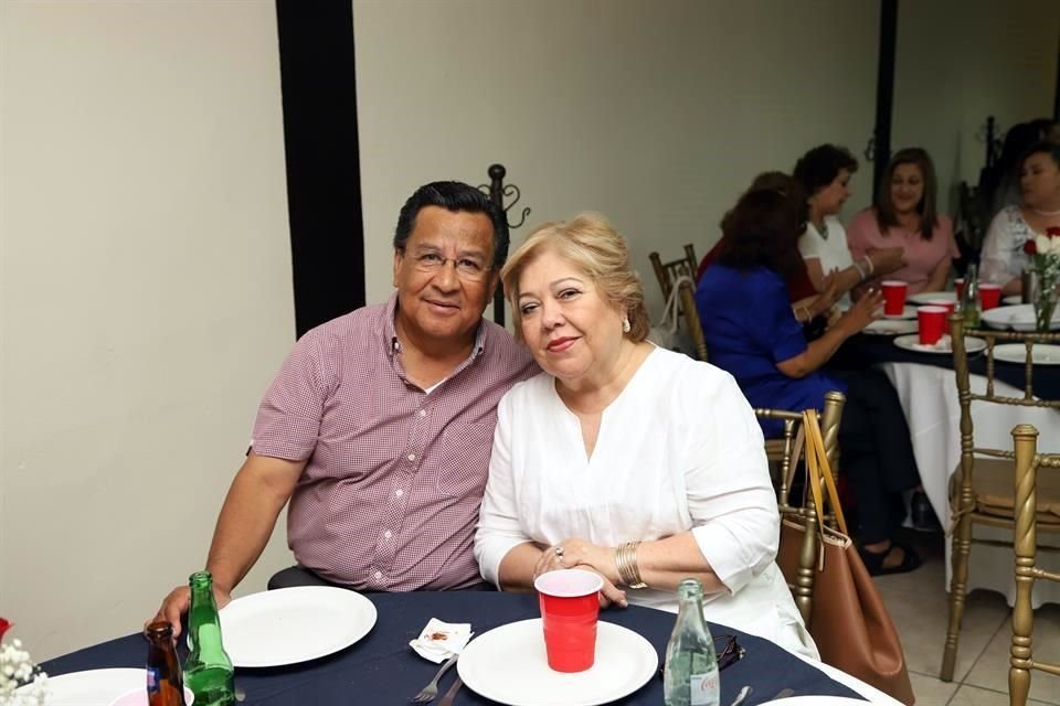 Alfredo Ceniceros y Doris de Ceniceros