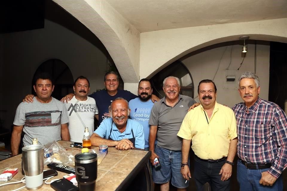 José Luis Zapata, Julián Medellín, Javier Saldaña, Hugo de Osio, Mario Macías, Roberto Rodríguez, Óscar Gil y Ricardo González