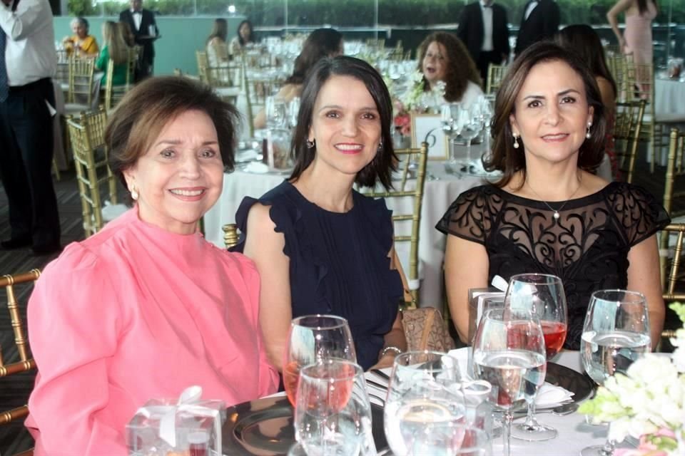 Lucinda Garza de González, Lena González y Martha Lozano de Guzmán
