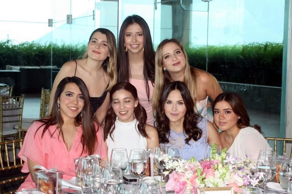 Ivanna Garza, Ximena Hernández, Myrna Rodríguez,  Luisa Estala, Dinorah Cavazos y Luciana Mendoza