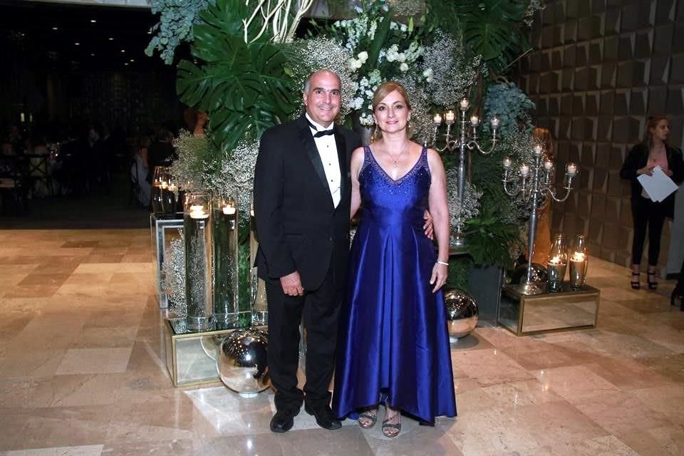 Alejandro Hovelman Cadaval y Gina Rodríguez de Hovelman