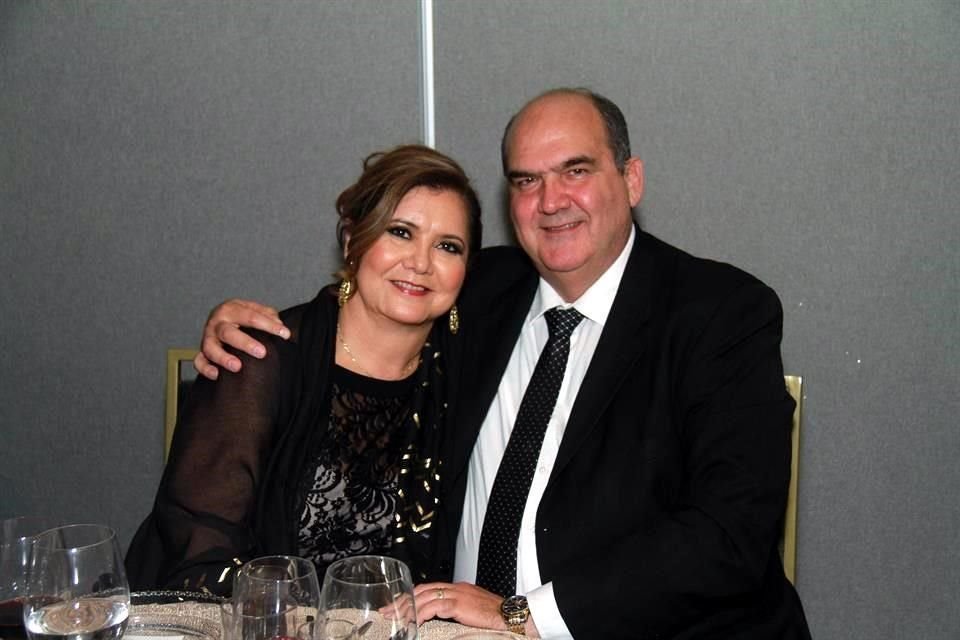 Yolanda Siller y Héctor Villarreal