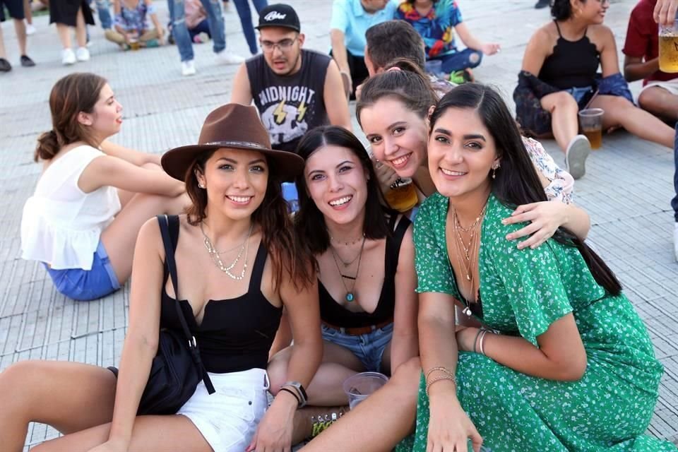 Cinthia Reyes, Susana Chávez, Alba de León y Daniela Salastorrea