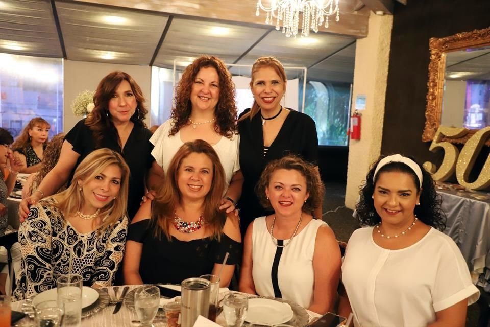 Rosana Galván, Martha Elva González, Dinorah Martínez, Diana Gómez, Alicia Lara, Vero Lara y Claudia Aguirre