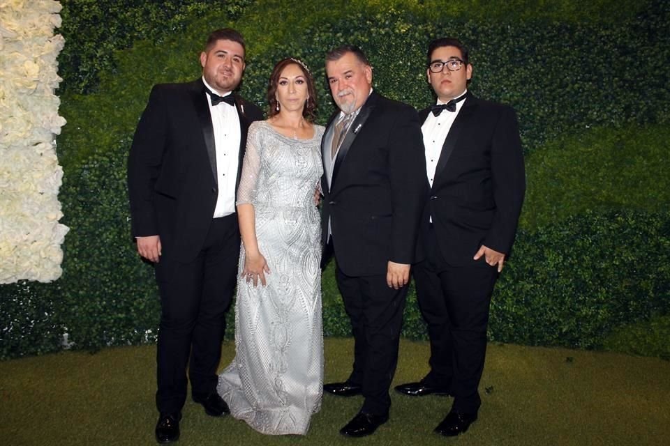 Eduardo Flores González, Aracely González de Flores, Eduardo Flores Mireles y Óscar Daniel Flores González