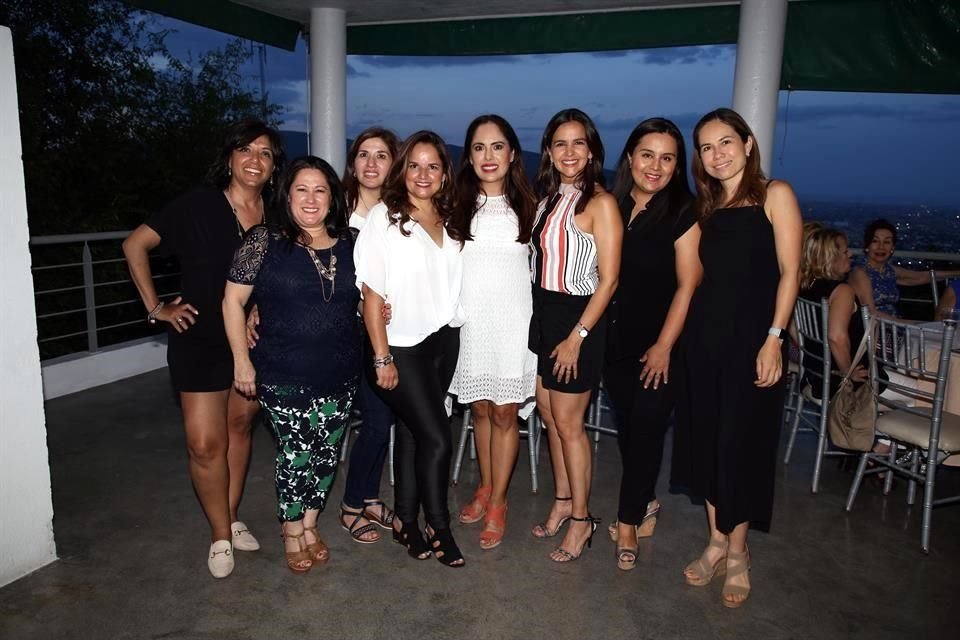 Elisa de Espino, Irma Briseño, Marcela Alanís de Nieto, Elsa Arenas de García, Mónica Ávila, Magda Orozco, Brenda Manzano y Graciela Vázquez