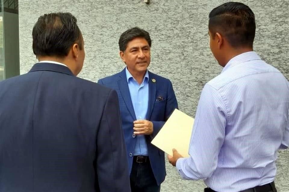 El Diputado federal Santiago González se reunió con comisionados de la Comisión Reguladora de Energía.