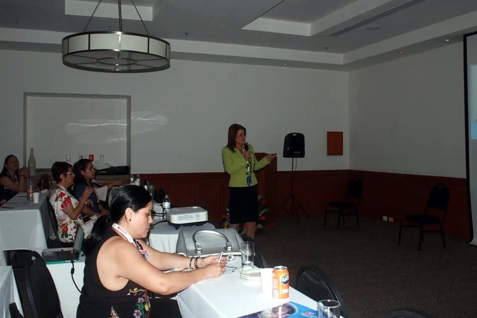 Conferencia por la Doctora Sylvia Gudiño