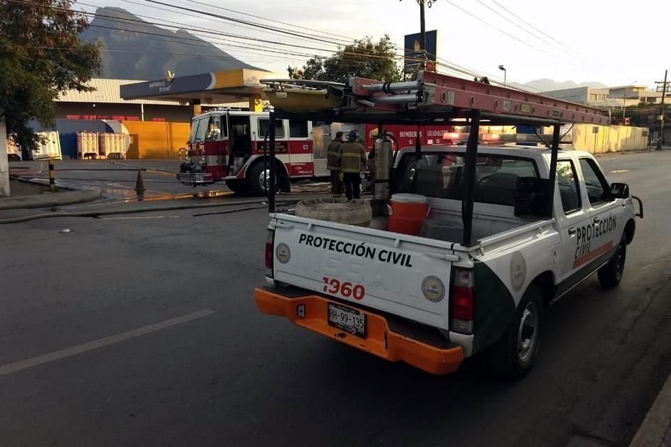 El incidente se reportó alrededor de las 19:40 horas y la circulación fue cerrada en Plutarco Elías y la Avenida Lázaro Cárdenas.