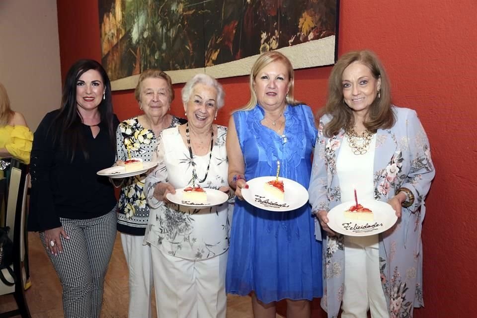 Marlena Dávila de Rodríguez, Rosy de la Garza, Sylvia Aguilar de Cantú, Delia Salinas y Graciela González de Ortiz