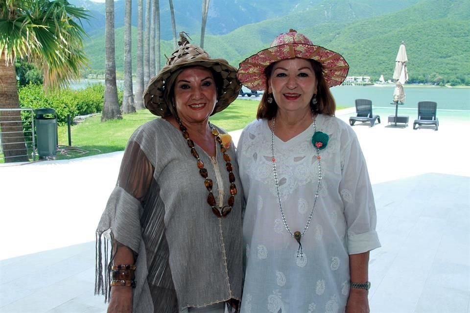 Lourdes de Treviño y Silvia Saldívar