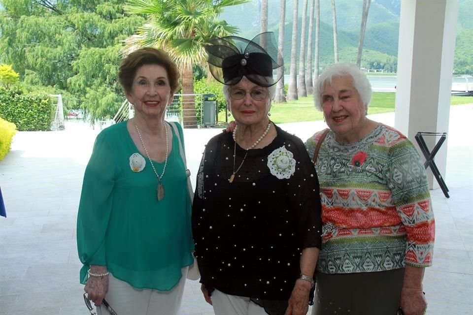 Bertha Laura de la Paz, Elva Cantú de Gómez Junco y Graciela García