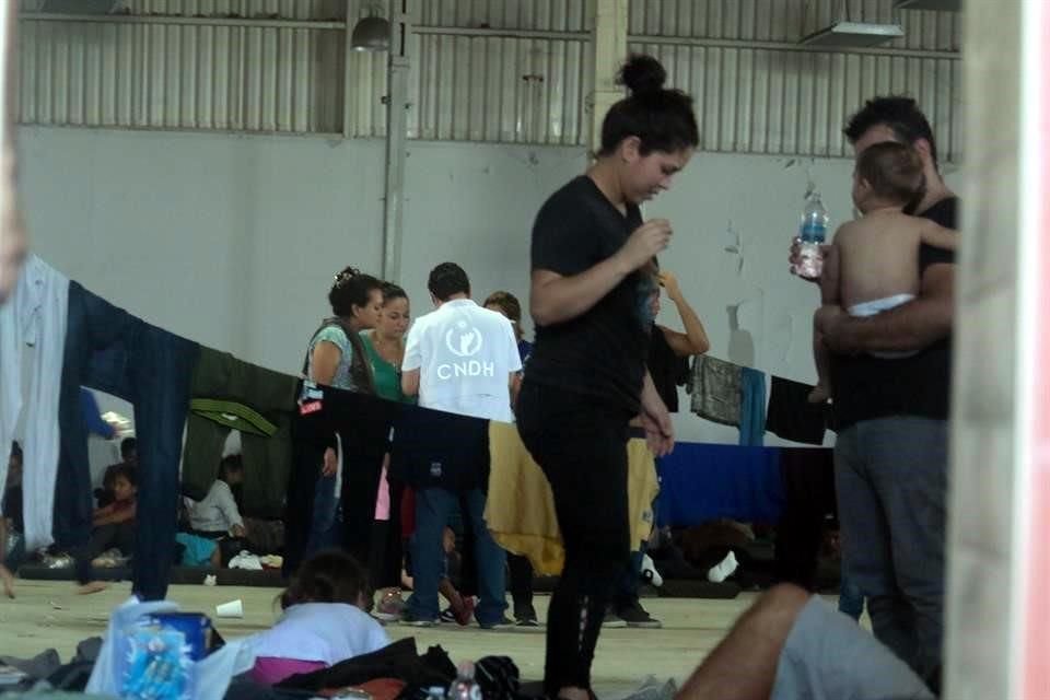 Manuel González, Secretario de Gobierno, precisó que ayer 167 migrantes fueron llevados a Veracruz y 103 a Chiapas, mientras que 189 permanecen en el albergue de la Expo Guadalupe.