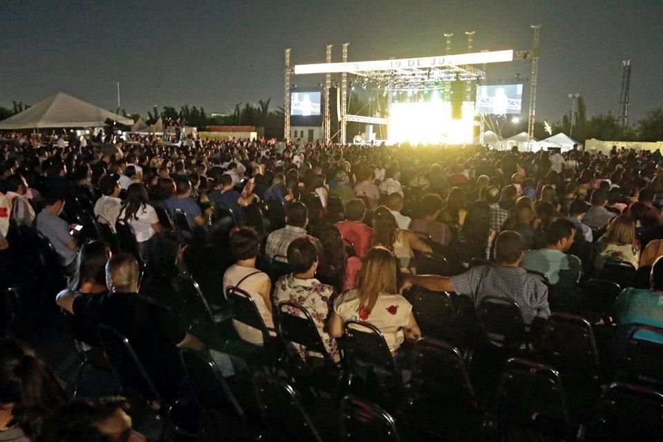 Se notaban sillas vacías durante el festival de comedia en la Arena Monterrey