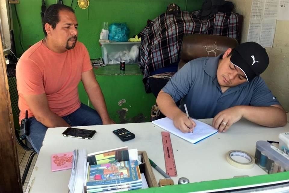 Activistas denunciaron ayer la presencia de policías federales en la Casa del Migrante, en Saltillo, Coahuila.