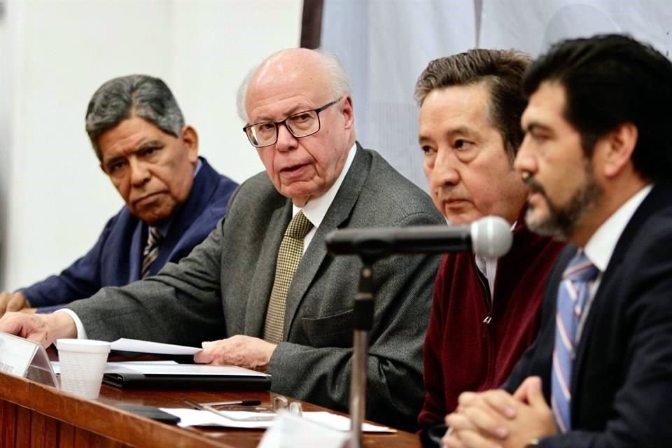 El Dr. José Narro Robles en el conversatorio Problemas y Retos del Sector Salud.