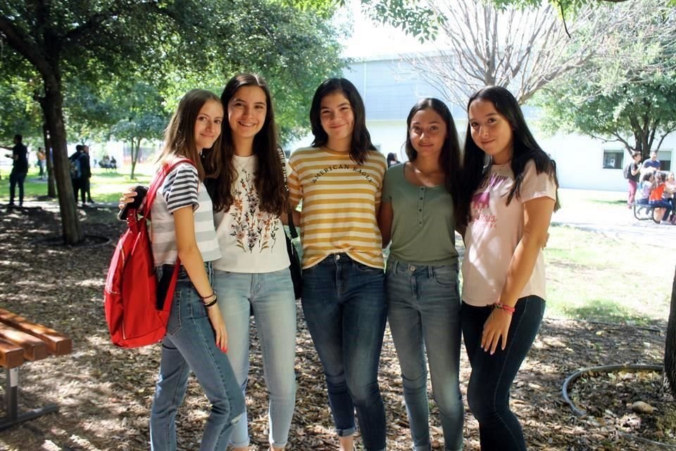 Ana Sofía Quintanilla, Natalia Amezcua, Lucía Cosme, Valeria Martínez y Anna Paula Vázquez