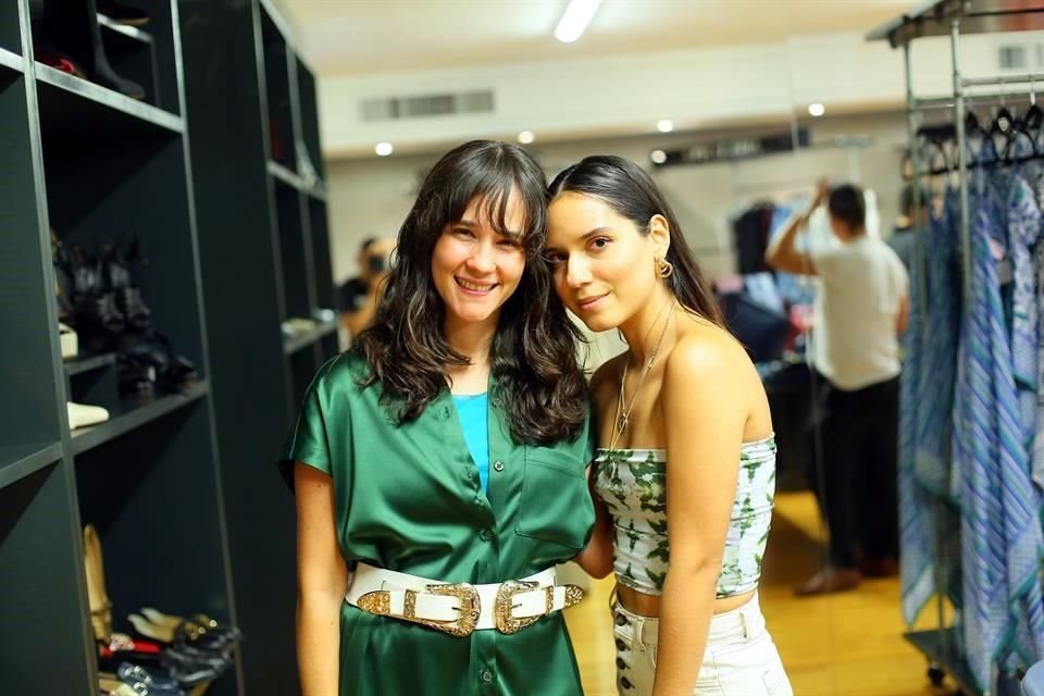Ximena Sariñana y Valeria Anastasia