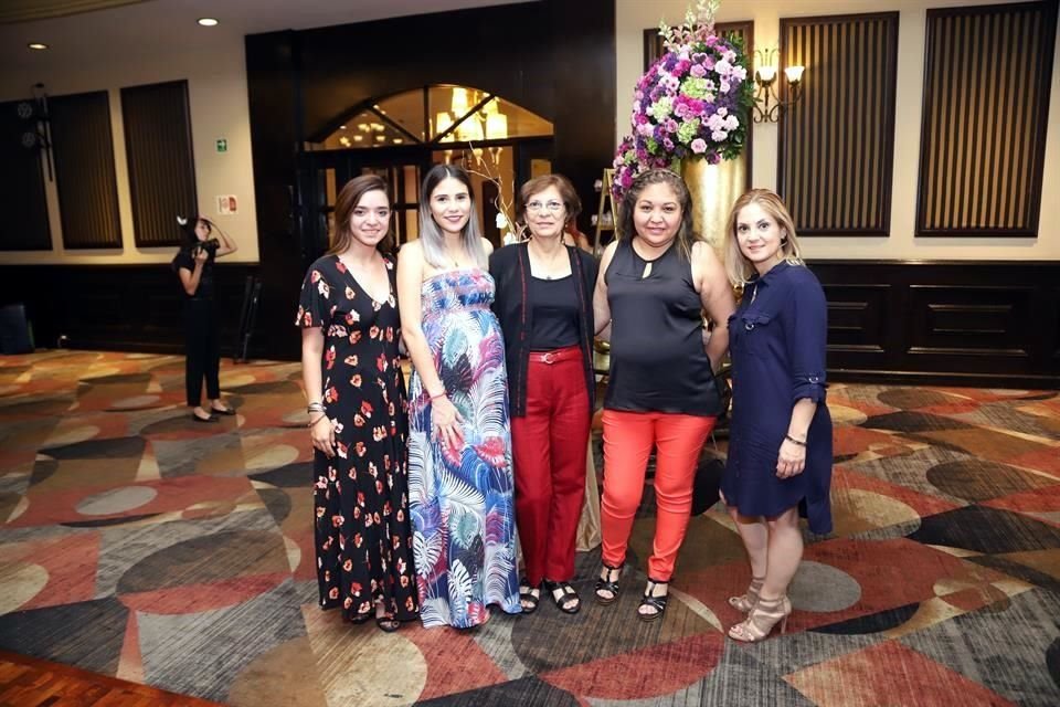 Fátima Ipiña, Paty Ramos, Mirthala Ábrego, Laura Tamez y Marlene Ramos