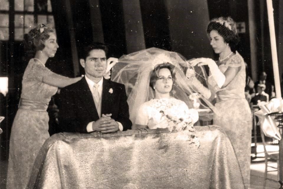 La ceremonia religiosa donde se casaron fue el 28 de noviembre de 1959, en la Iglesia La Purísima.