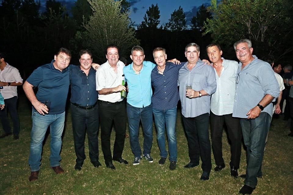 Miguel Chaib, Jaime Herrera, Miguel Pérez, Andres Guerra, el festejado, Guillermo Muñoz, Julio Meyer y Elías Saide