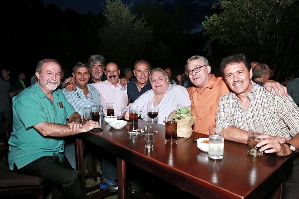 Alejandro Reiter, Javier Álvarez, Gerado Ayala, Alberto Cantú, Jesús Tijerina, Carlos Bremer, Carlos Servín y Renato Villarreal