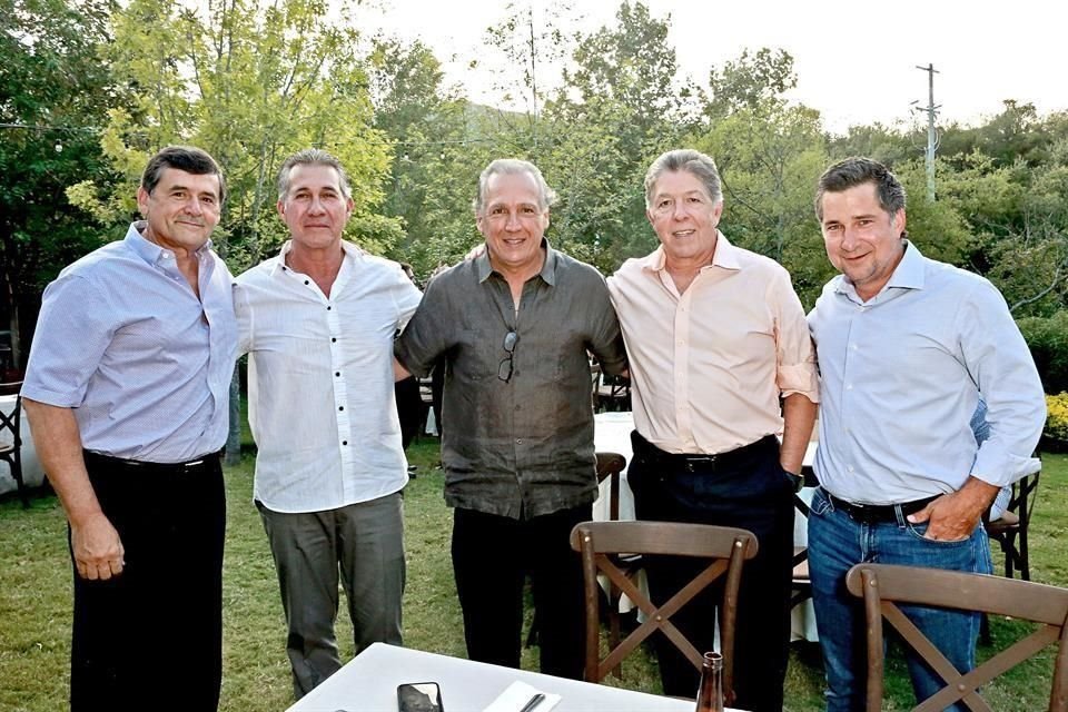 Gerardo Garza, David Karren, Eduardo Manautou, Raúl Martínez y Adalberto Guajardo