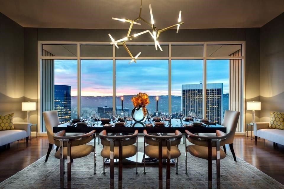 Matthew Perry puso en venta su penthouse en Los Ángeles, por 35 millones de dólares.