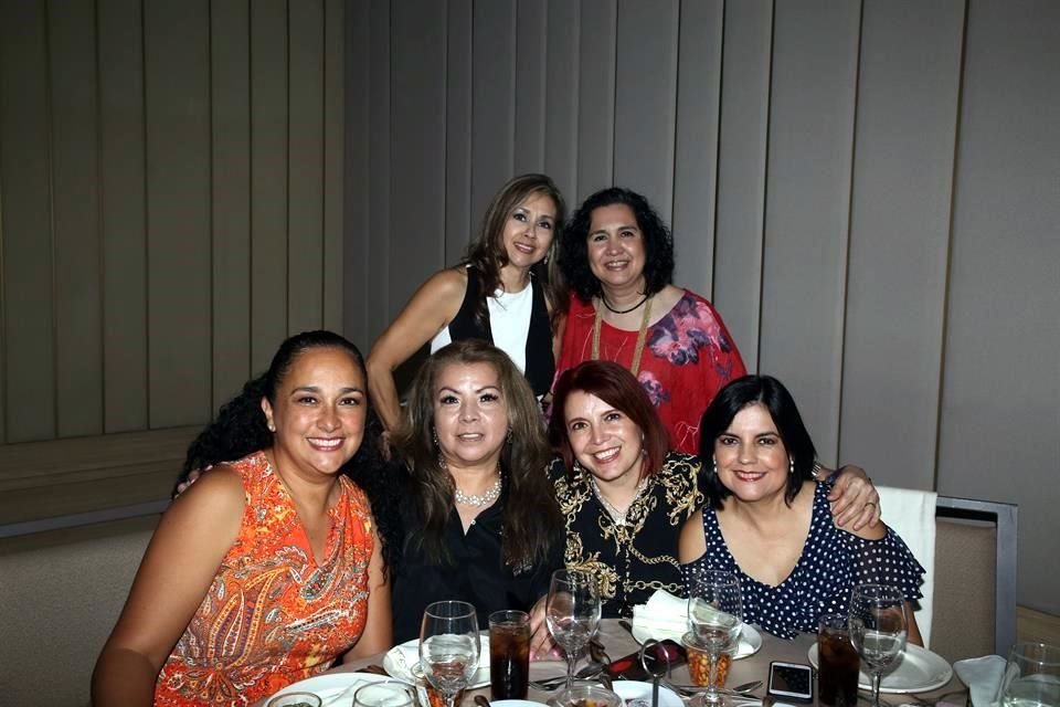 Patty Montemayor, Bertha Gallegos, Lourdes Balderas, Sandra Muñoz, Ingrid Estrada y Cristina Montoya