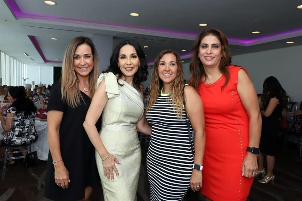 Malena González, Mireya Guajardo de Torres, Ana Laura González y Mayra Neira